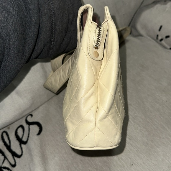 Chanel Cream leather Quilted crossbody Bag - Picture 5 of 14